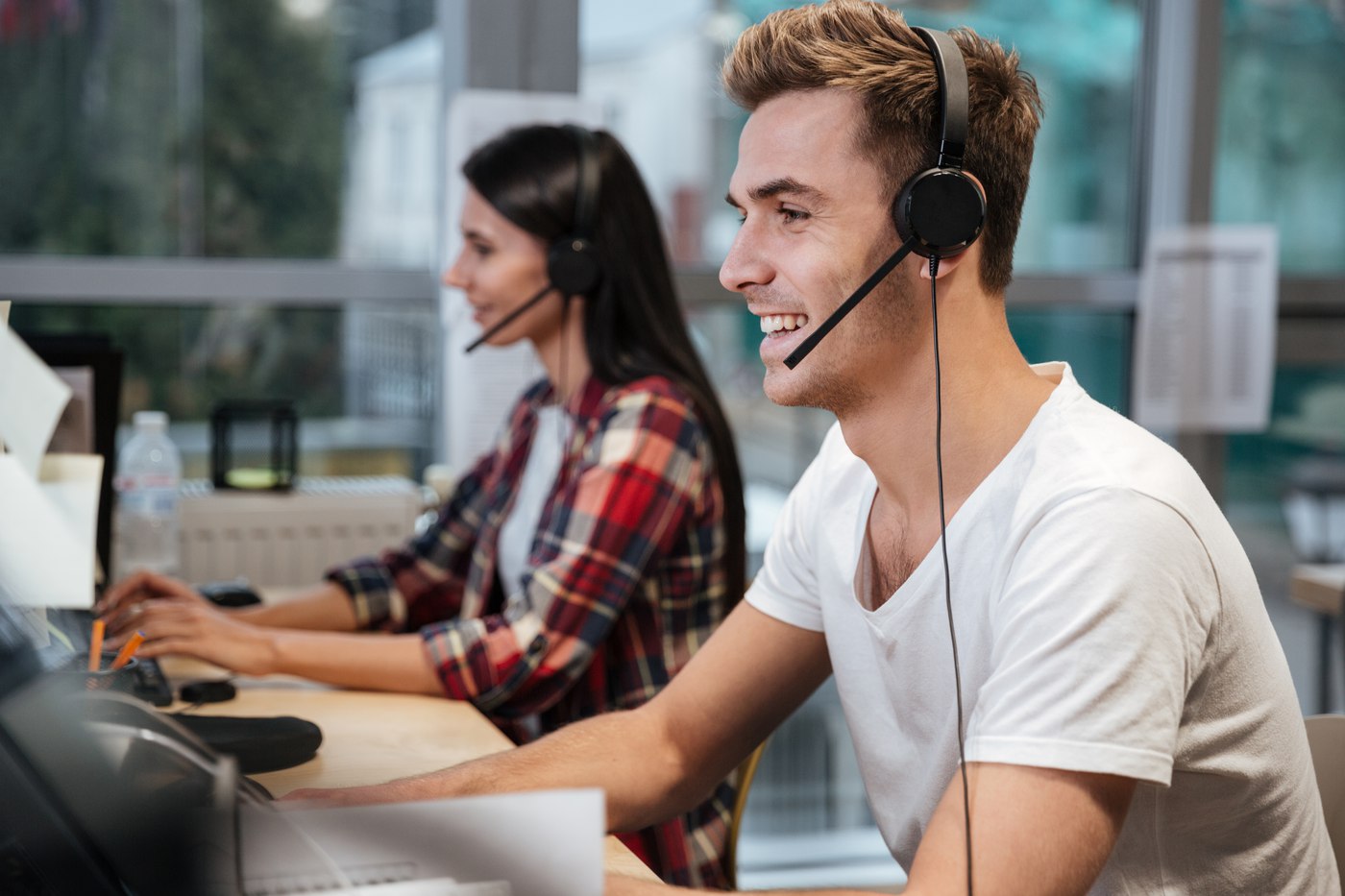 How to Build and Manage a Knowledge Base for Call Centers